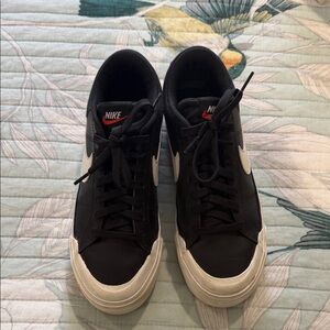 Nike Women's Black and White Classic Sneakers